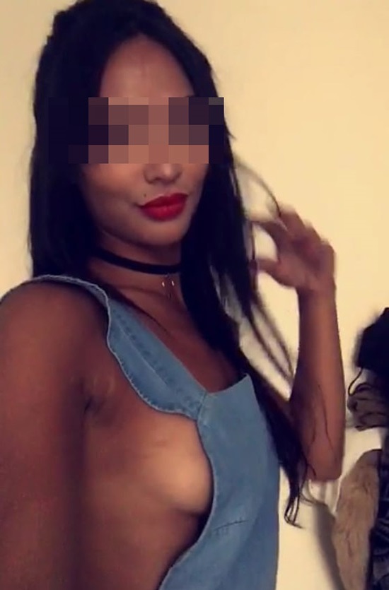 Coquine parisienne et métisse pour plan cul discret